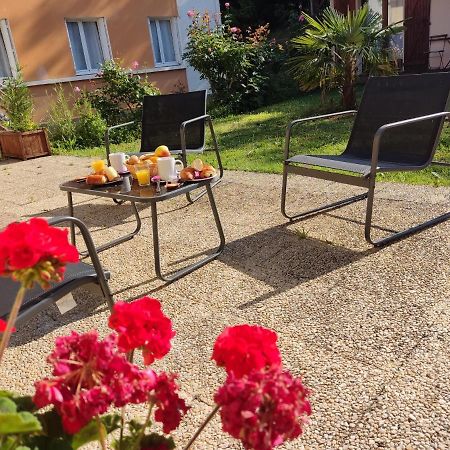 Hotel Montespan Lussac-les-Chateaux Εξωτερικό φωτογραφία