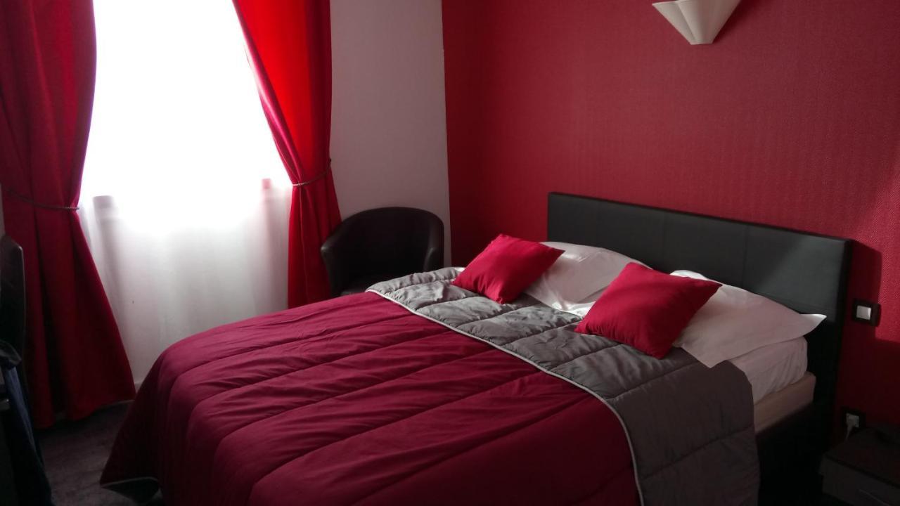 Hotel Montespan Lussac-les-Chateaux Εξωτερικό φωτογραφία