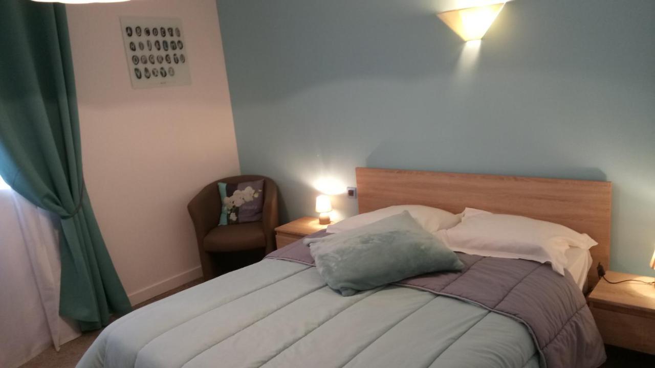 Hotel Montespan Lussac-les-Chateaux Εξωτερικό φωτογραφία
