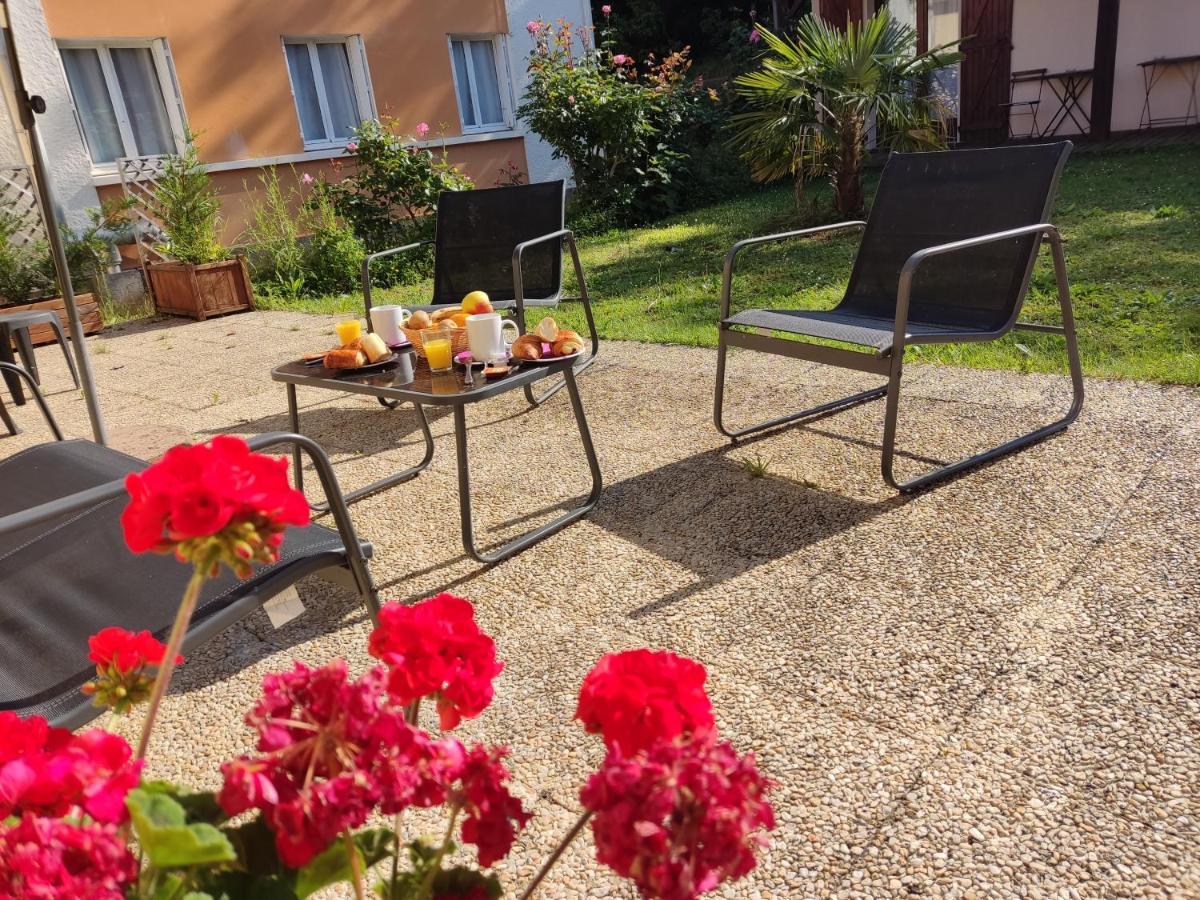Hotel Montespan Lussac-les-Chateaux Εξωτερικό φωτογραφία
