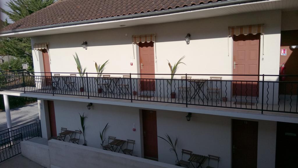 Hotel Montespan Lussac-les-Chateaux Εξωτερικό φωτογραφία
