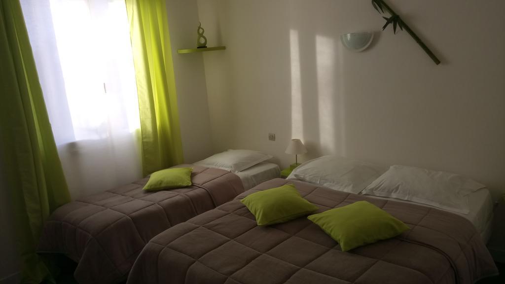 Hotel Montespan Lussac-les-Chateaux Εξωτερικό φωτογραφία