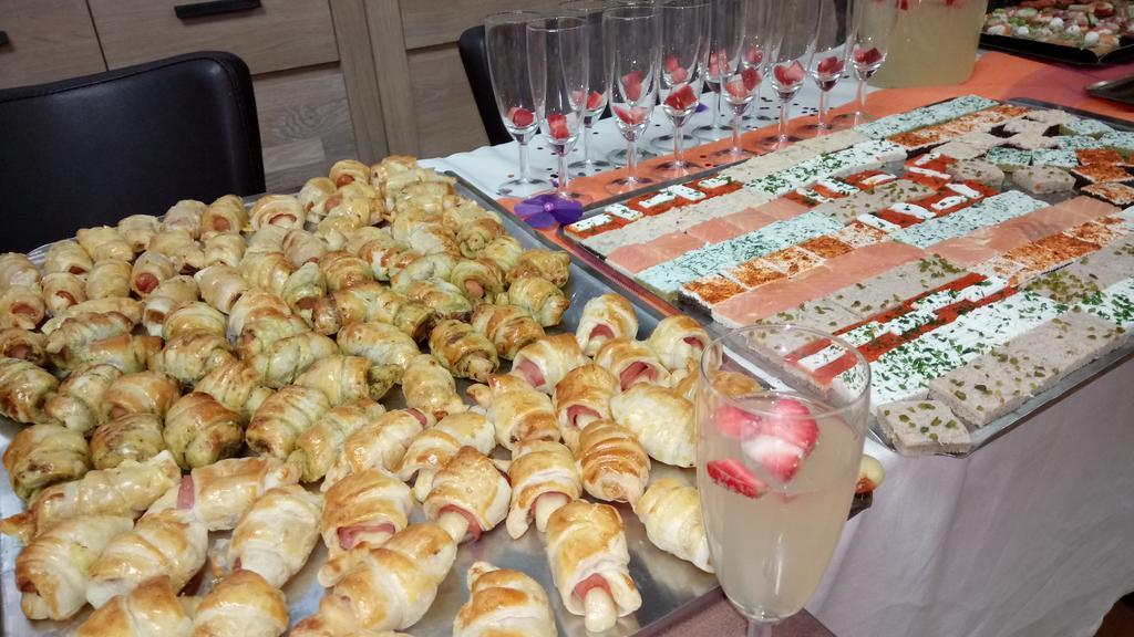Hotel Montespan Lussac-les-Chateaux Εξωτερικό φωτογραφία