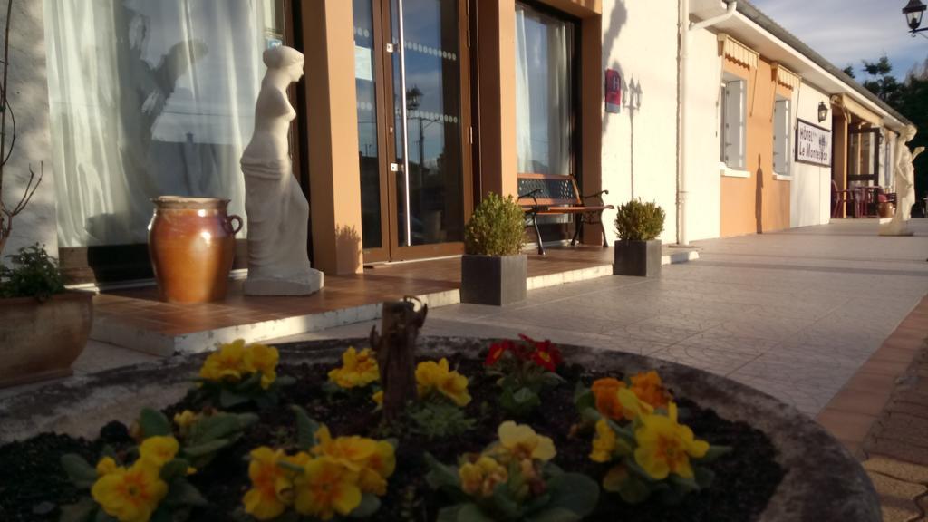 Hotel Montespan Lussac-les-Chateaux Εξωτερικό φωτογραφία