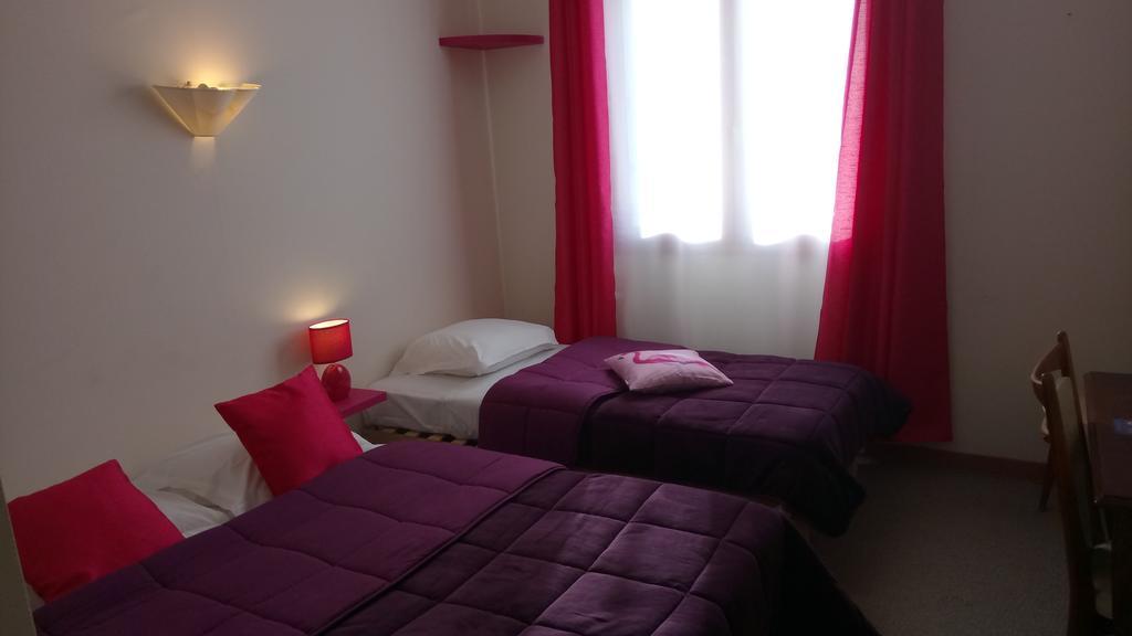 Hotel Montespan Lussac-les-Chateaux Εξωτερικό φωτογραφία