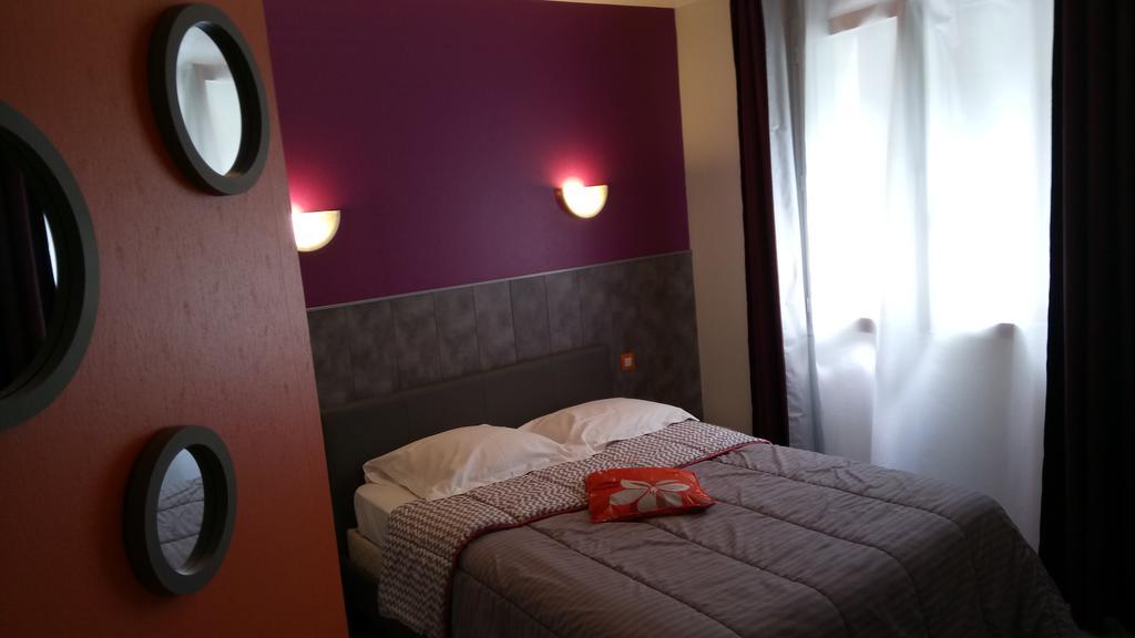 Hotel Montespan Lussac-les-Chateaux Εξωτερικό φωτογραφία