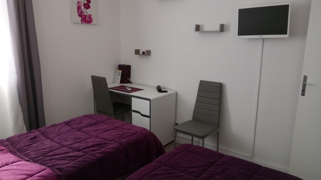 Hotel Montespan Lussac-les-Chateaux Εξωτερικό φωτογραφία