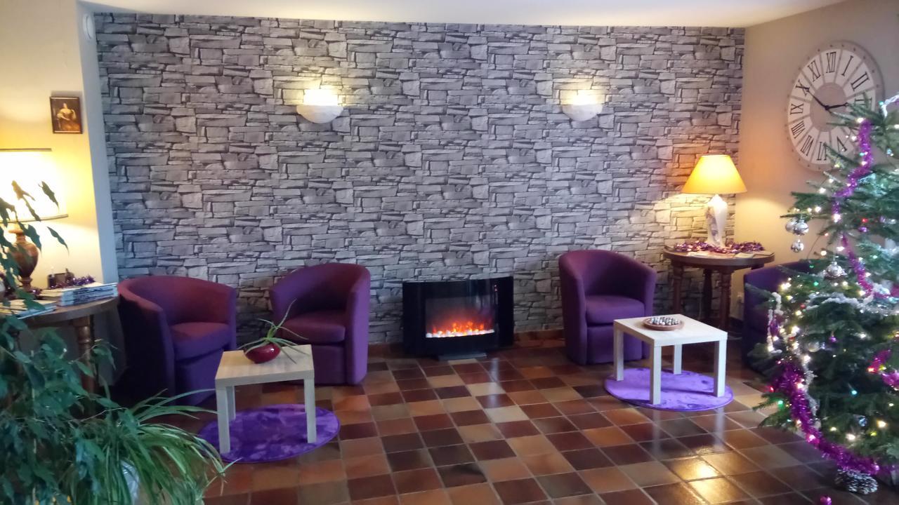 Hotel Montespan Lussac-les-Chateaux Εξωτερικό φωτογραφία