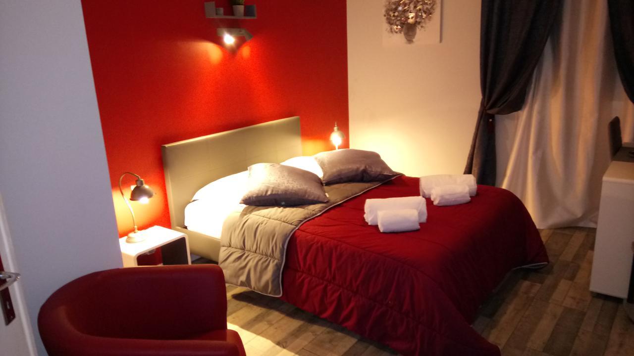 Hotel Montespan Lussac-les-Chateaux Εξωτερικό φωτογραφία