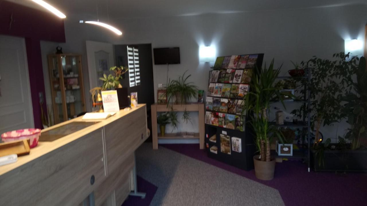 Hotel Montespan Lussac-les-Chateaux Εξωτερικό φωτογραφία