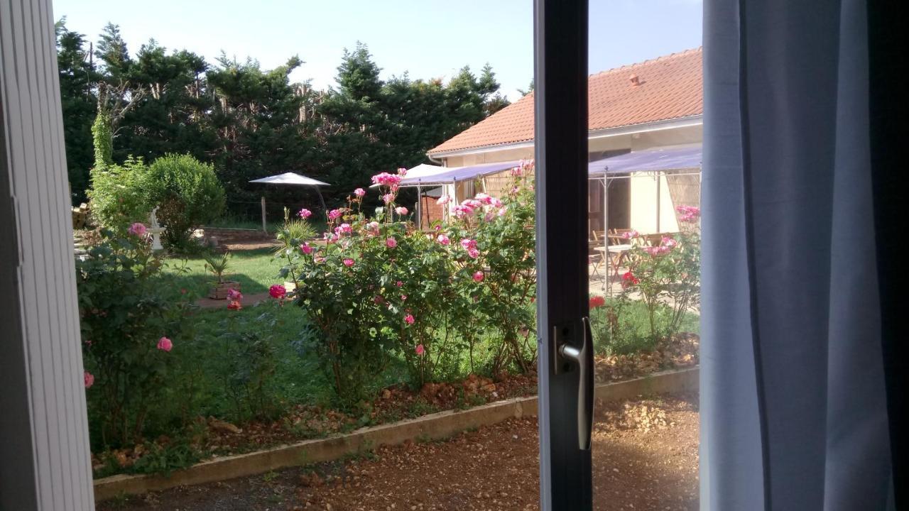 Hotel Montespan Lussac-les-Chateaux Εξωτερικό φωτογραφία