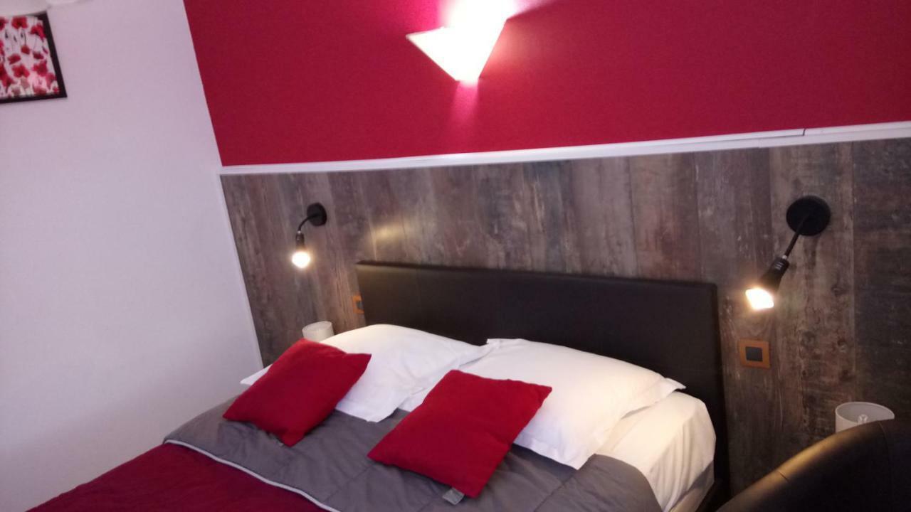 Hotel Montespan Lussac-les-Chateaux Εξωτερικό φωτογραφία